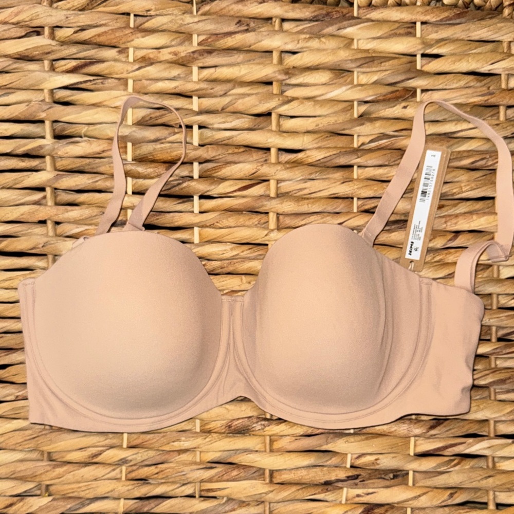 SKIMS Fits everybody STRAPLESS